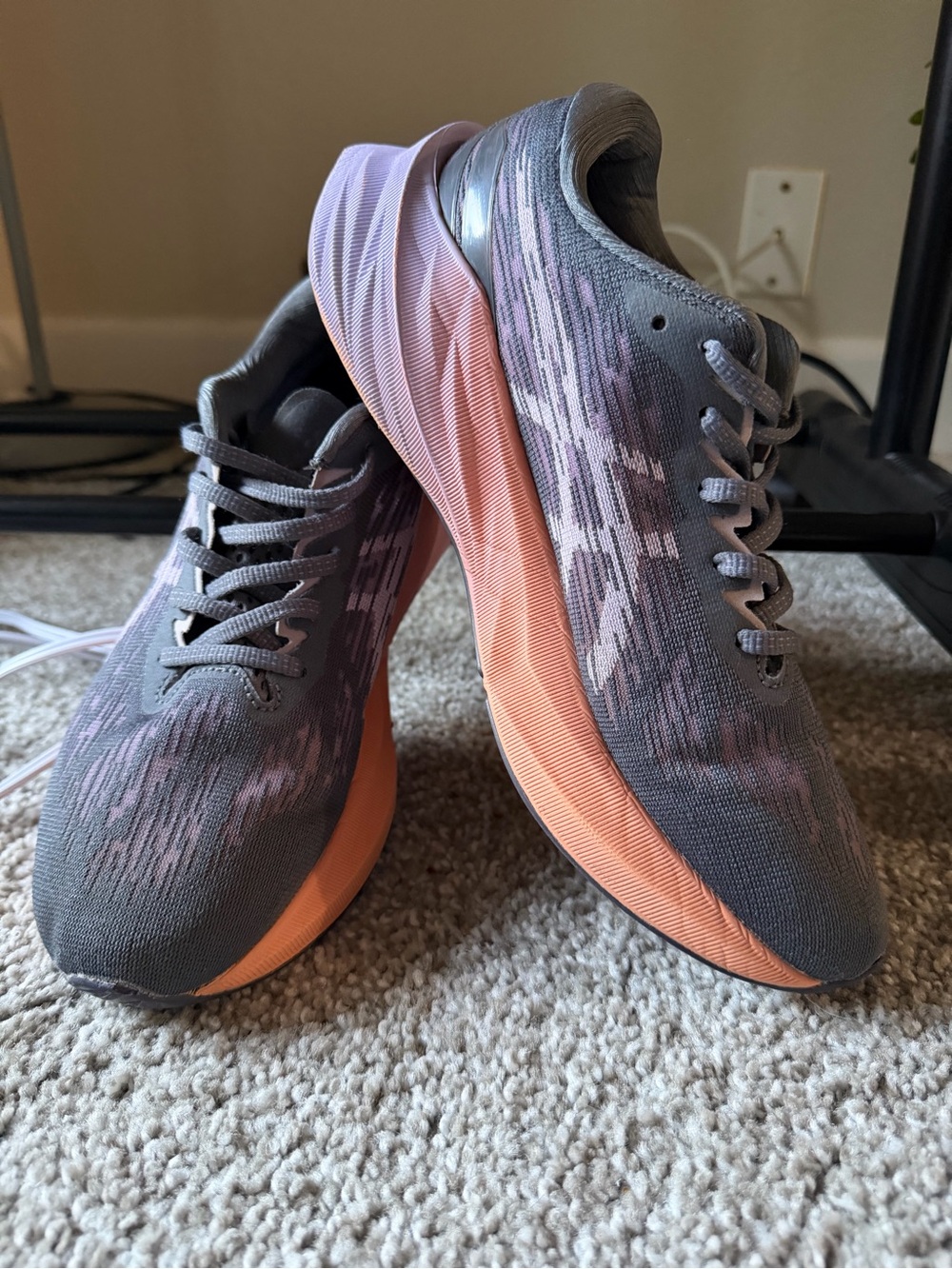 Asics Women's Gray and Orange Performance Running Shoes Metropolis Size 9.5 - Picture 4 of 7